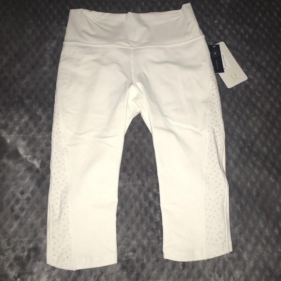 lululemon athletica Pants - Lululemon Athletica Ornate White Cropped Leggings!